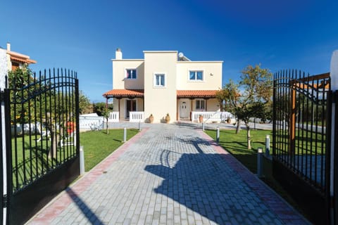 Property building, Day, Garden