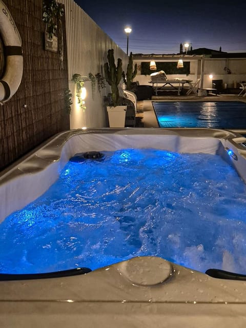 Night, Hot Tub, Swimming pool