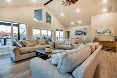 Waterfront Grand Lake Family House with Game Room! House in Cleora