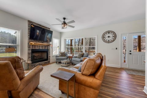 Charming Murphy House with Deck and River Views! House in Murphy