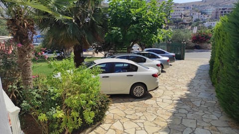 Four Seasons Apartments Apartment in Ksamil