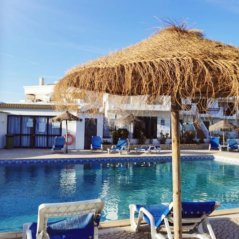 Pool view, Swimming pool, sunbed