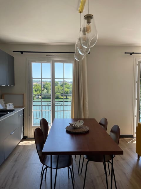 Ambiance Seine, Appartement lumineux en bordure de Seine - Chouette Apartment in Fontainebleau