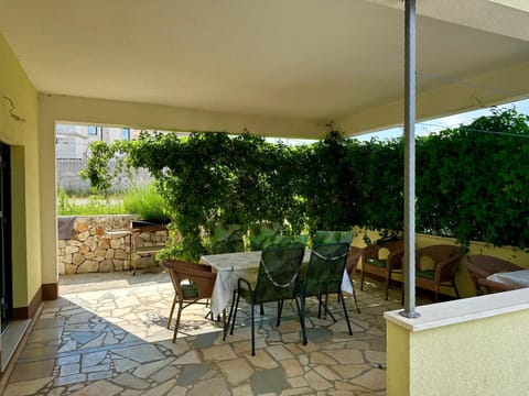 Natural landscape, Balcony/Terrace, Seating area, acessibility