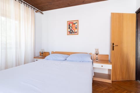 Bed, Decorative detail, Bedroom