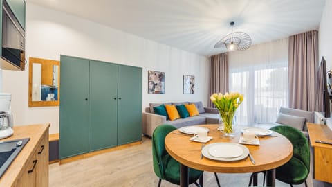 TV and multimedia, Kitchen or kitchenette, Seating area, Dining area, wardrobe