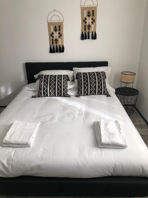 Bed, Photo of the whole room