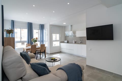 Communal lounge/ TV room, TV and multimedia, Living room, Seating area