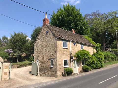 Turnpike Cottage House in Tetbury