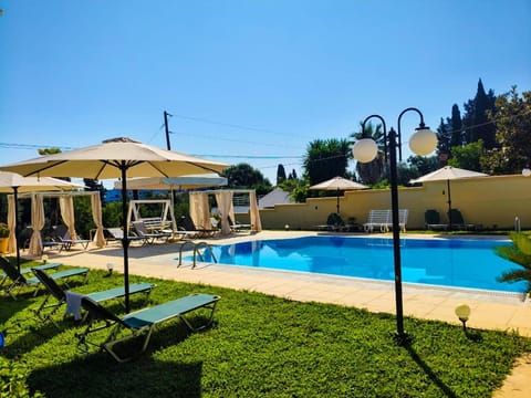 Patio, Spring, Day, Garden, Garden view, Pool view, Swimming pool, sunbed