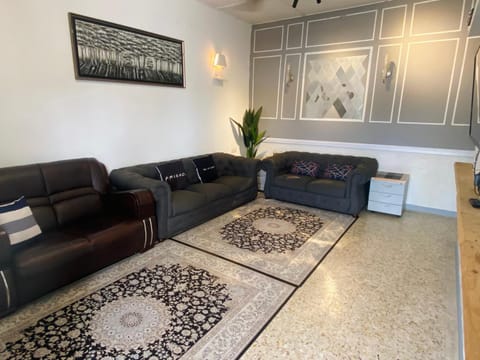 Living room, Seating area, locker