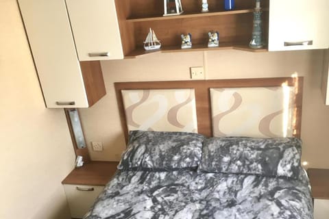 Beautiful 3 bed caravan SouthviewPark Skegness House in Skegness