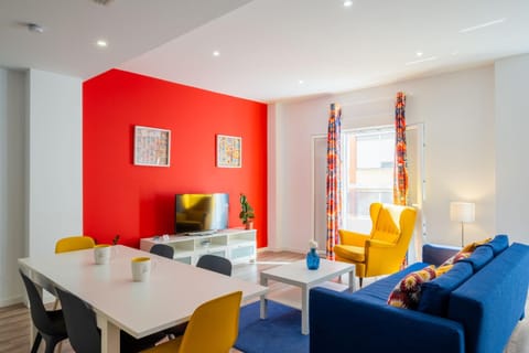 Spacious Clean & Colorful Apt Quiet Zone Apartment in Valencia