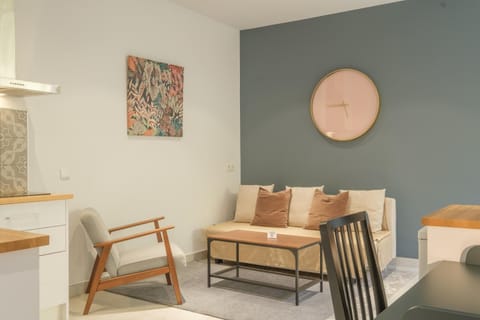 Chic & Comfortable Apartment, Private Terrace Apartment hotel in Valencia