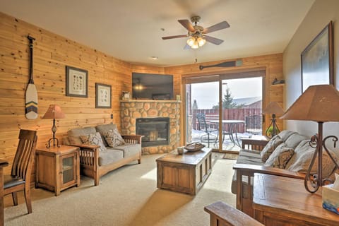 Mountainside Grand Lake Condo with Patio! Apartment in Grand Lake