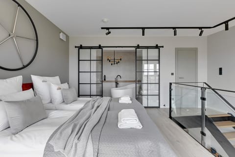 Bed, Photo of the whole room, Bedroom, towels