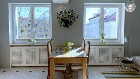 Living room, Seating area, Dining area