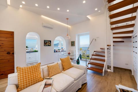 Maison Silvie House in Vico Equense