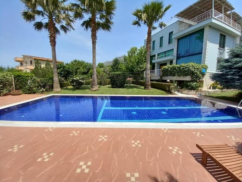 Property building, Day, Garden, Garden view, Pool view, Swimming pool, sunbed