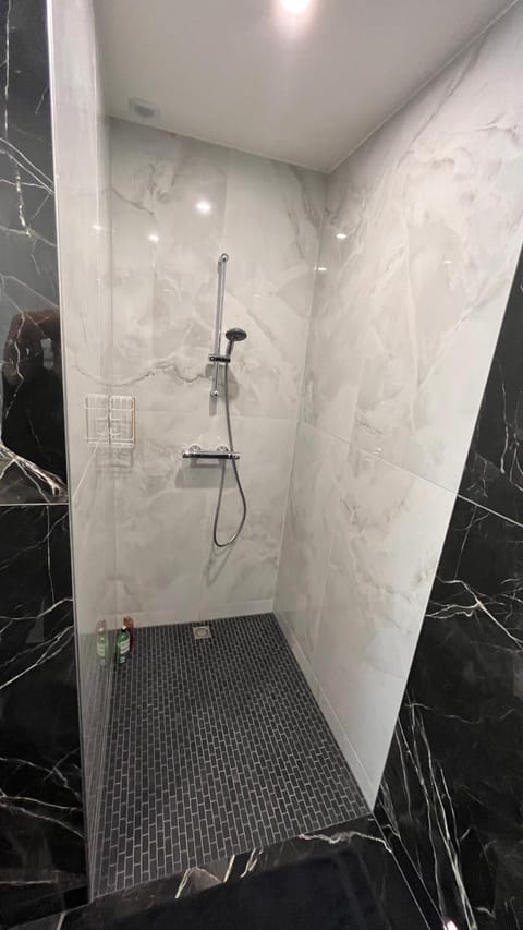 Appartement Luxe Jaune Apartment in Saint-Étienne