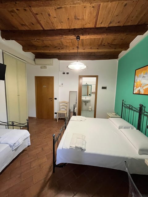 Affittacamere Carnevali MJ Bed and Breakfast in Loreto