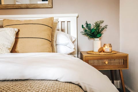 Principality View Apartment One, by Solace Stays Apartment in Cardiff