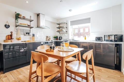 Principality View Apartment One, by Solace Stays Apartment in Cardiff