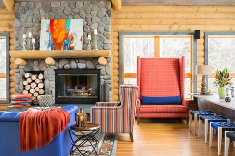 Photo of the whole room, Decorative detail