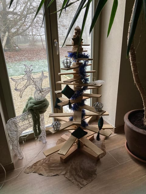 Decorative detail, Inner courtyard view