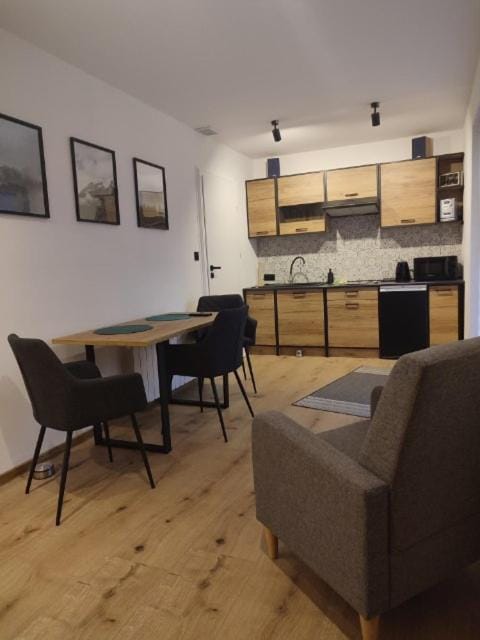 Kitchen or kitchenette, Living room, Other, Other, Other, Photo of the whole room, Seating area, Dining area, pet friendly, stove
