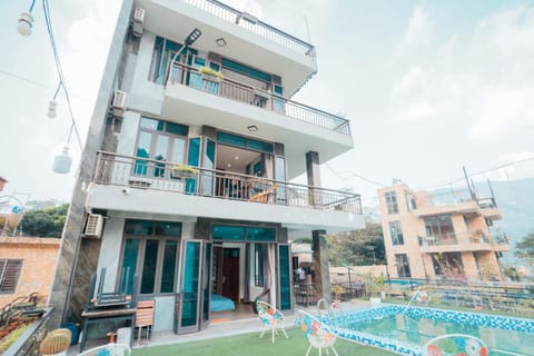 Property building, Swimming pool