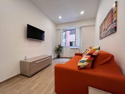 TV and multimedia, Living room, Lounge or bar, Seating area