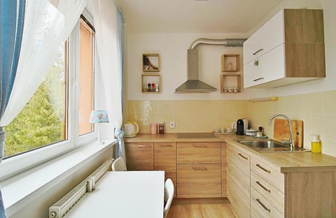 Kitchen or kitchenette, Meals