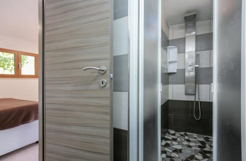 Shower, Bed, Bathroom, Photo of the whole room