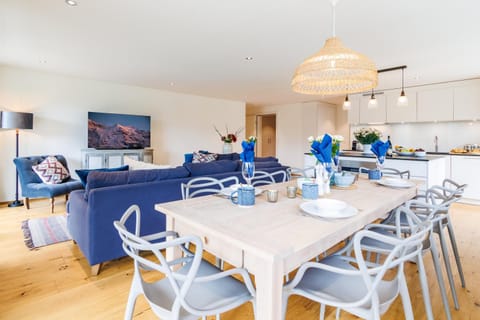 Living room, Dining area, kitchen