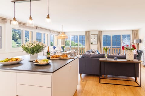 Living room, Dining area, kitchen