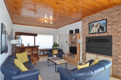 Living room, fireplace