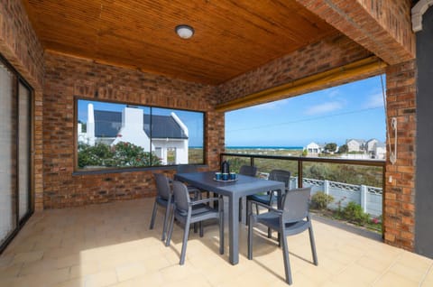 Patio, Seating area