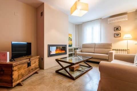 Communal lounge/ TV room, Living room, Seating area