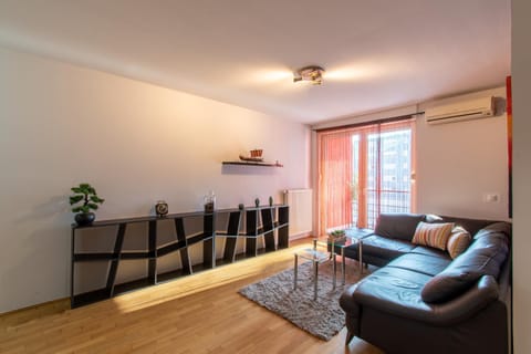 View (from property/room), Living room, Photo of the whole room, Seating area, Family, heating, internet, air conditioner
