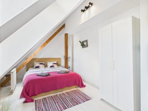 Bed, Photo of the whole room, Bedroom, wardrobe