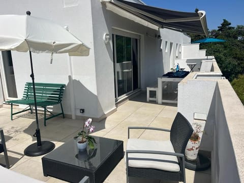 Patio, Balcony/Terrace, Living room