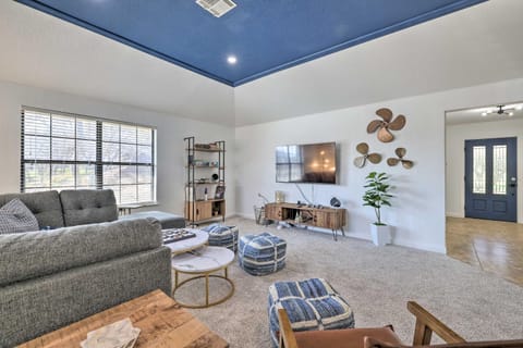 3 Mi to Dtwn! Riverfront Seguin Home with Sunroom House in Seguin