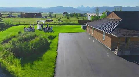 Teton Crest Lodge Sleeps 24 Ideal Reunion Spot House in Idaho