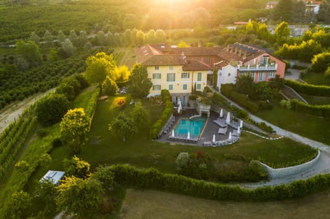 Property building, Natural landscape, Garden view, Pool view, Sunrise, Sunset