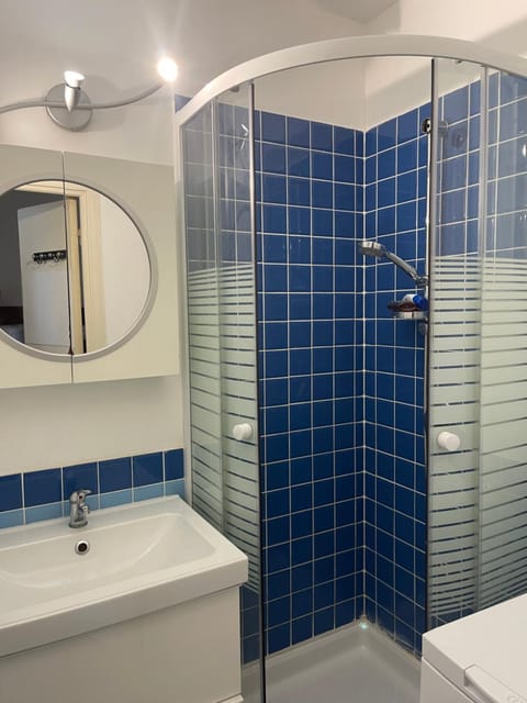 appartement bord de mer avec piscine Apartment in Cagnes-sur-Mer