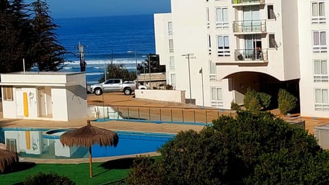 Balcony/Terrace, Sea view, Swimming pool