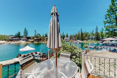 Paha Lakefront House in Bass Lake