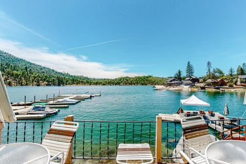 Paha Lakefront House in Bass Lake