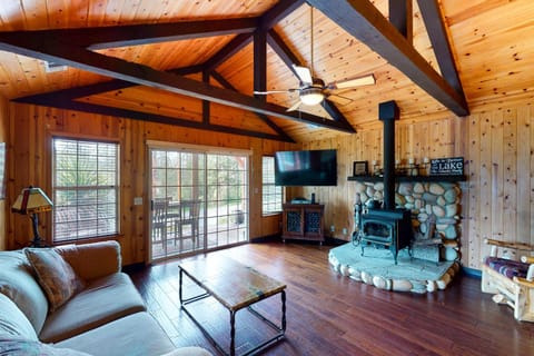 Calandri Lakeview House House in Bass Lake